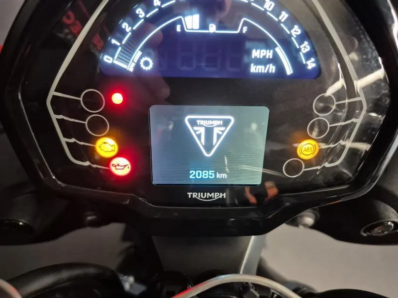 STREET TRIPLE 765 R
