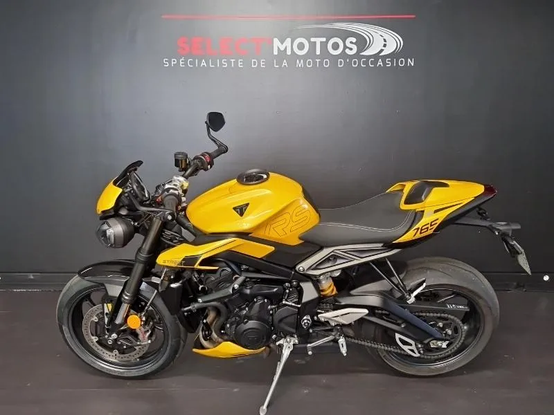STREET TRIPLE 765 RS