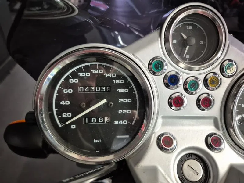 R 1100 R