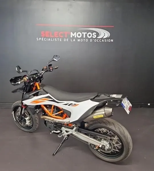 690 SMC R