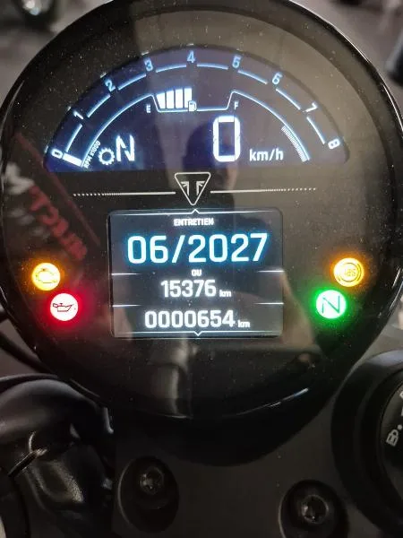 SPEED TWIN 900