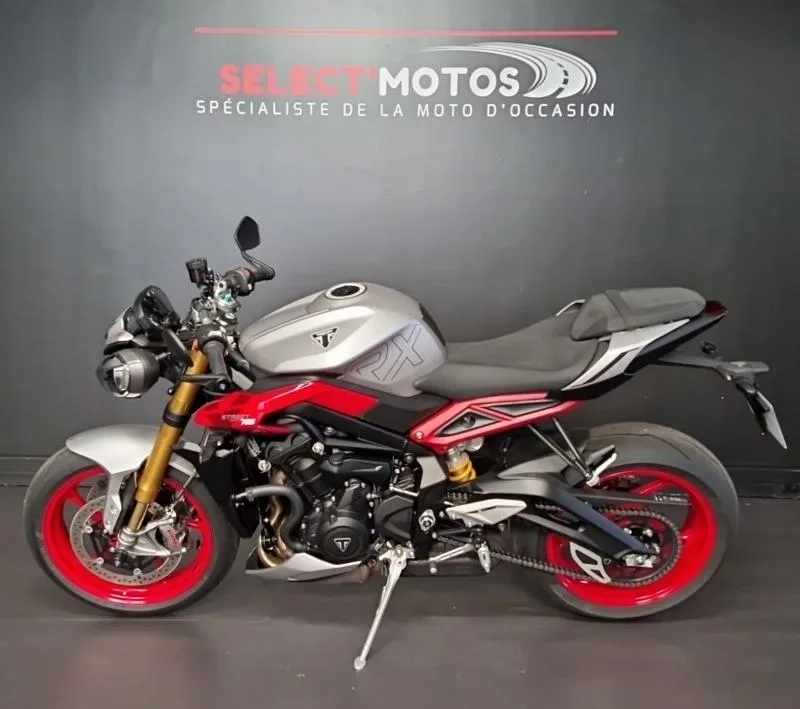 STREET TRIPLE 765 RX