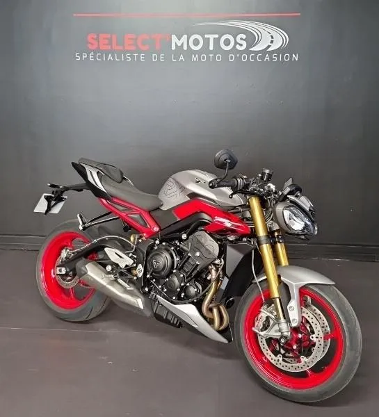 STREET TRIPLE 765 RX