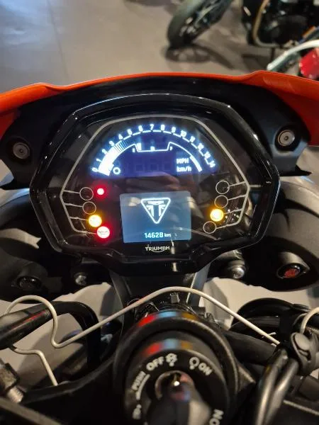 STREET TRIPLE 765 R