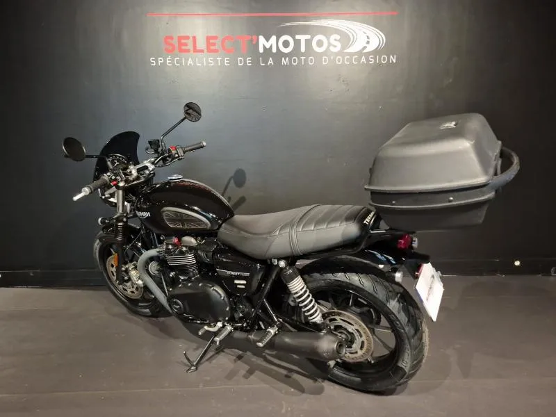STREET TWIN  900