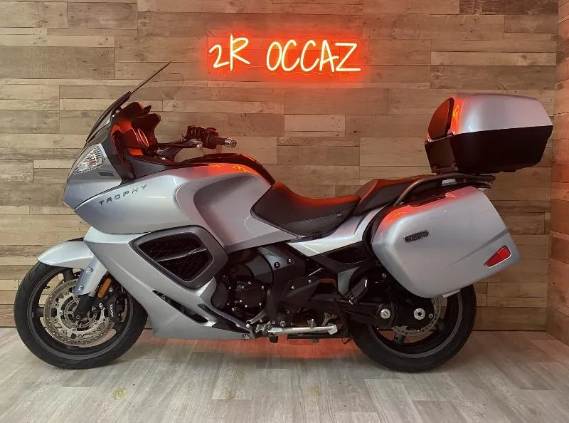 TROPHY 1200
