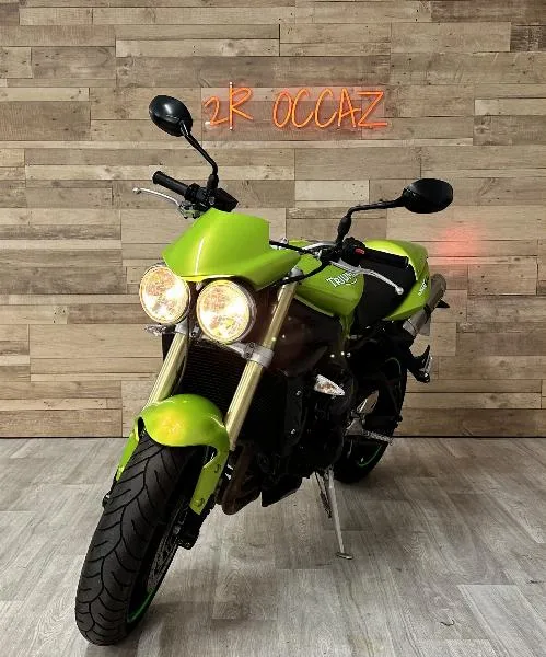 STREET TRIPLE 675