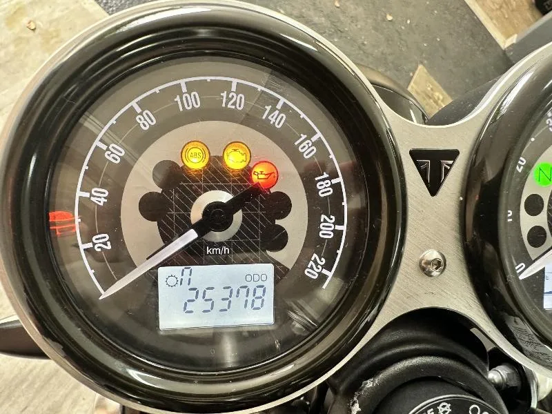 SPEED TWIN 1200