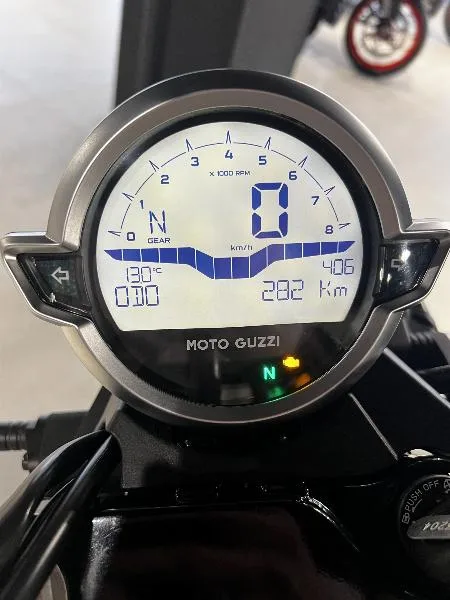 V9 BOBBER