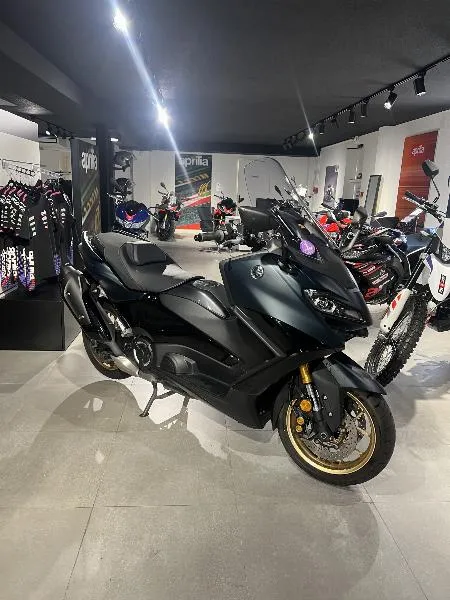 XP TMAX 560 TECH MAX