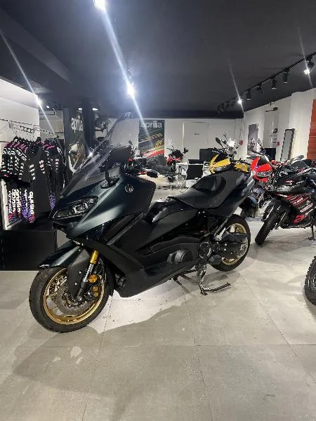XP TMAX 560 TECH MAX