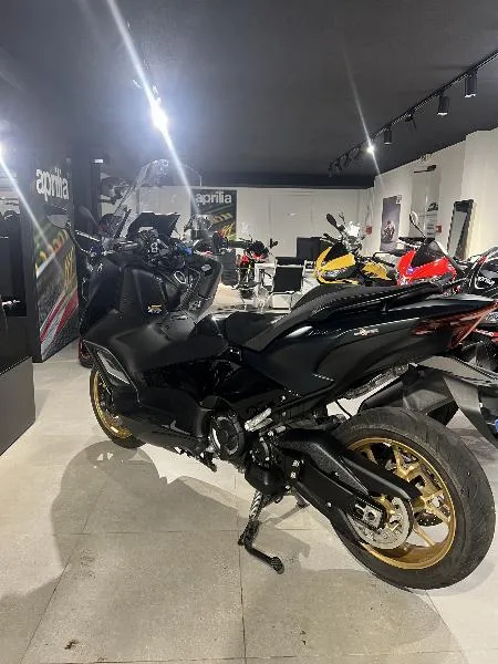 XP TMAX 560 TECH MAX