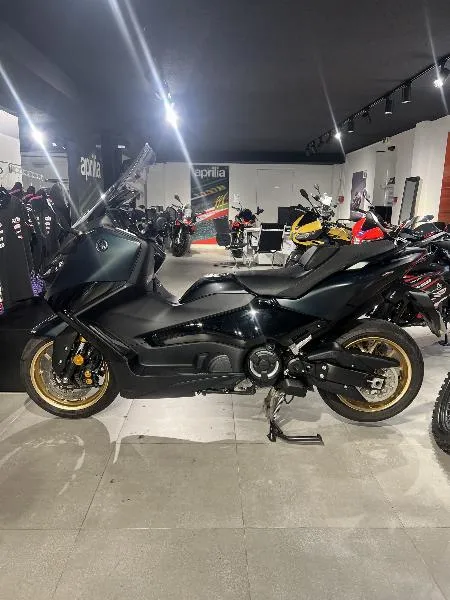 XP TMAX 560 TECH MAX