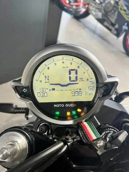 V7 SPORT 850