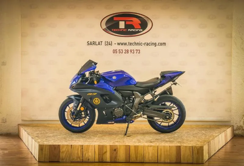 YZFR7