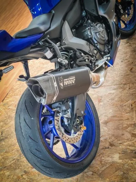 YZFR7