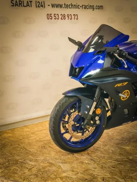 YZFR7