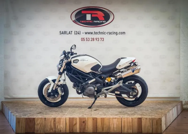 696 MONSTER