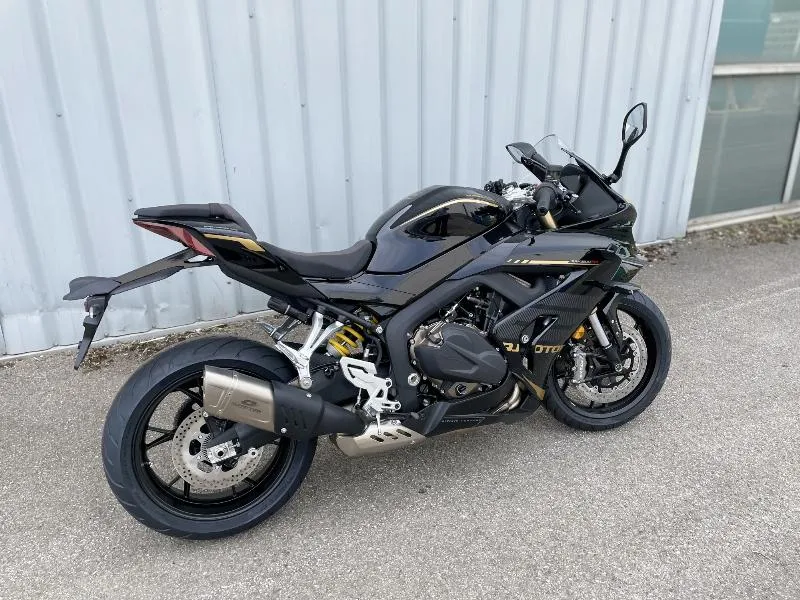 SRK 800 RR