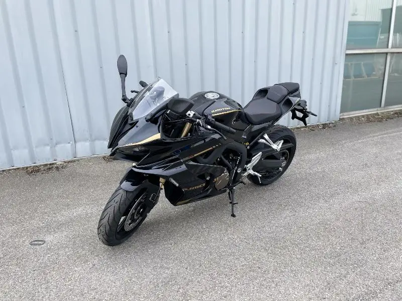 SRK 800 RR