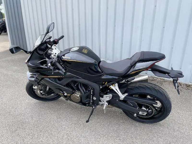 SRK 800 RR