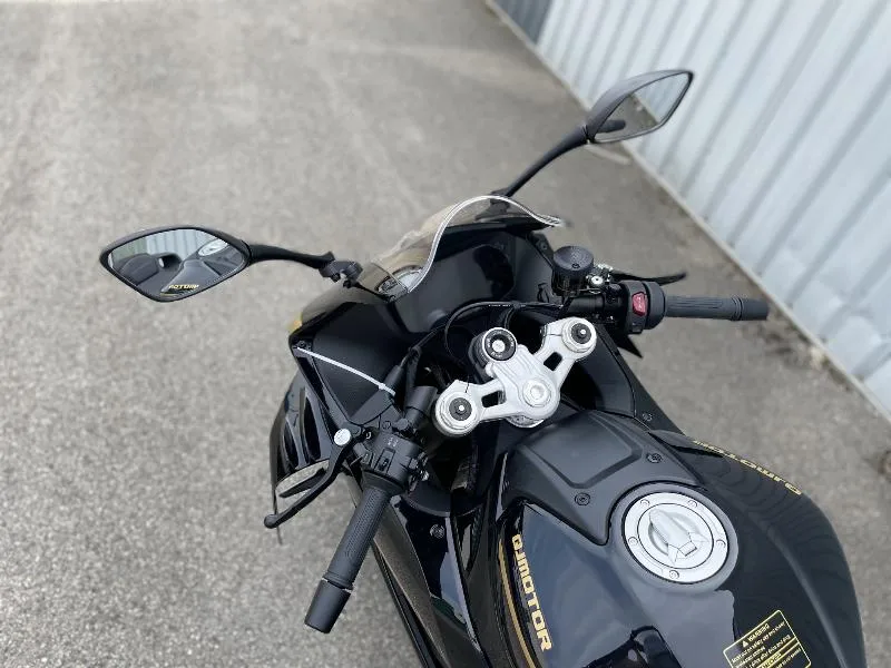 SRK 800 RR