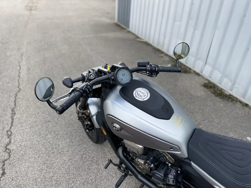 SRV 600
