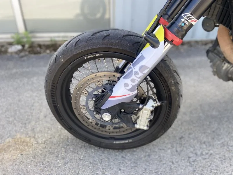 701 SUPERMOTO