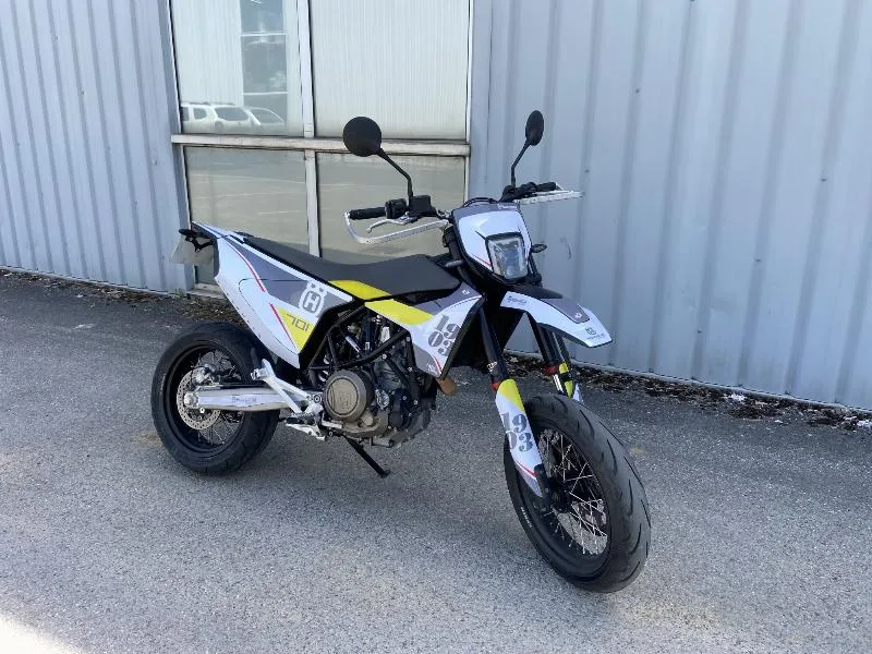 701 SUPERMOTO