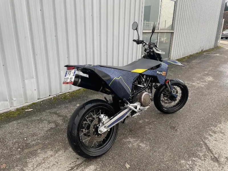 701 SUPERMOTO