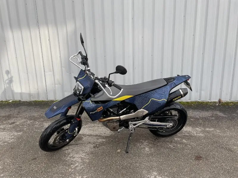 701 SUPERMOTO