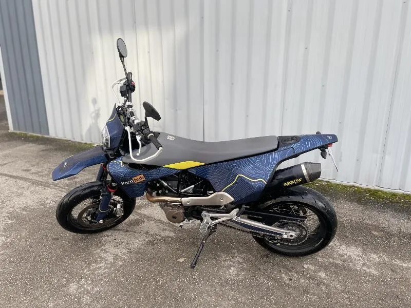701 SUPERMOTO