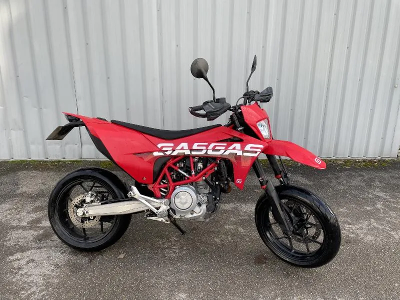 SM 700