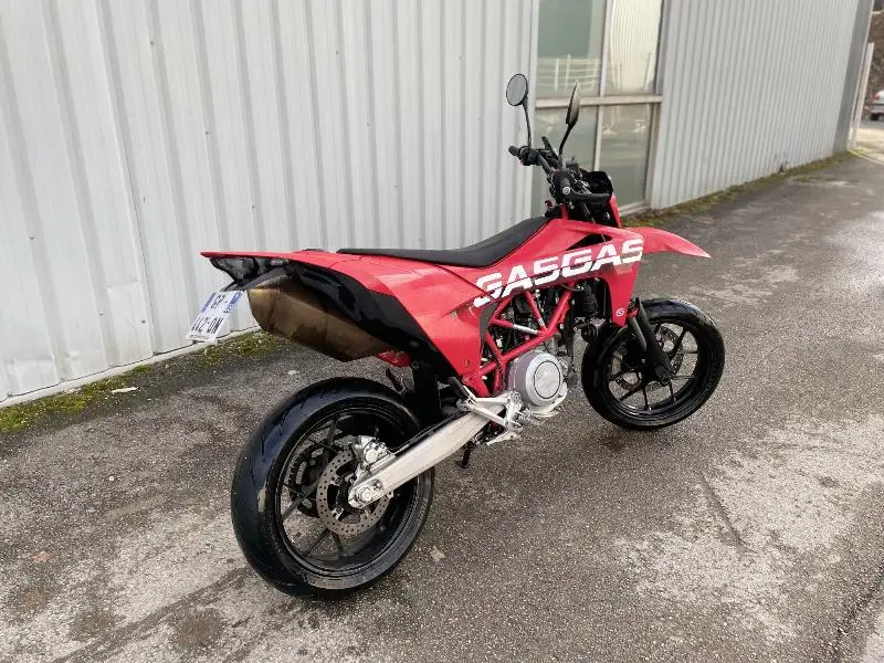 SM 700