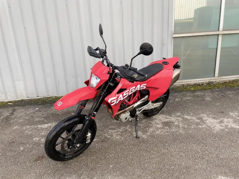 SM 700