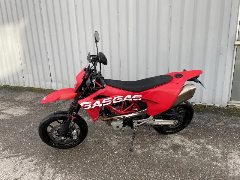 SM 700