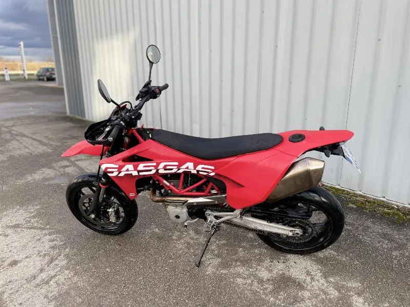 SM 700