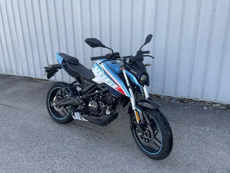 R 125