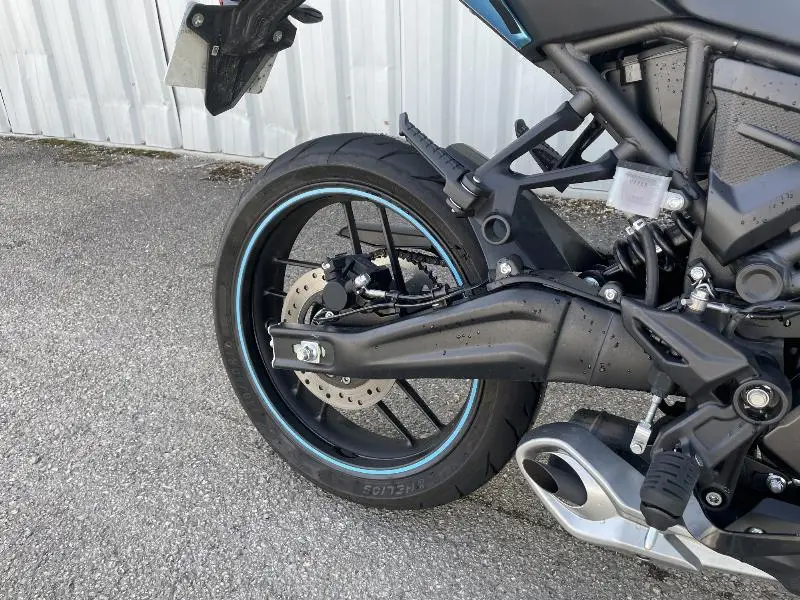 R 125