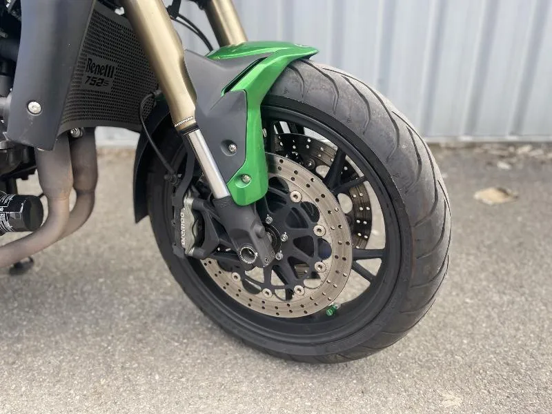752s