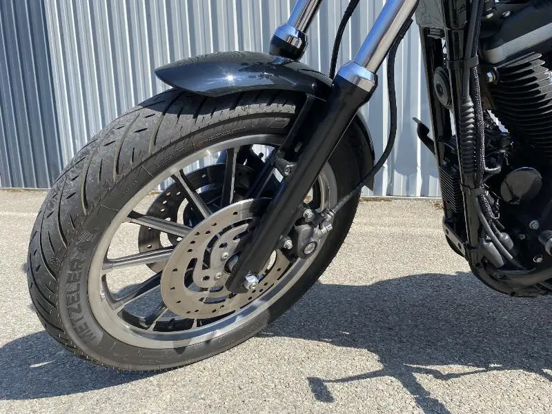 SPORTSTER 883
