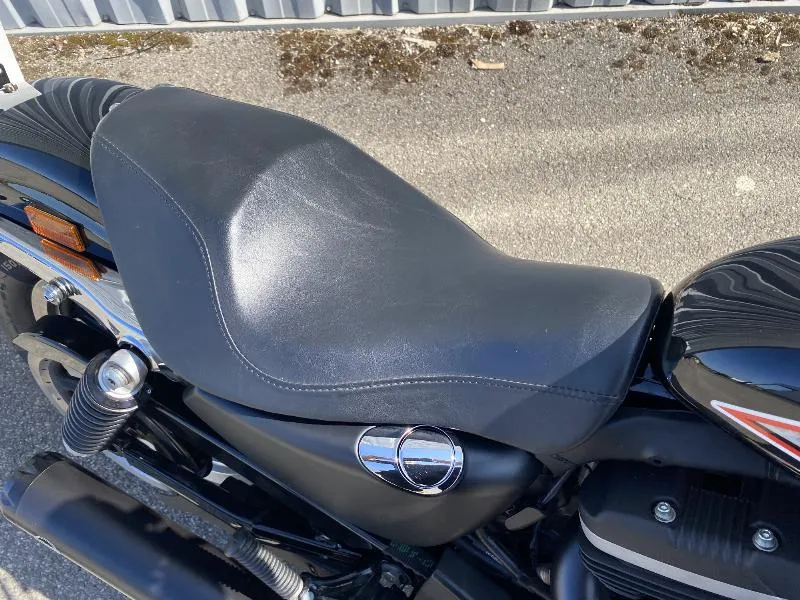 SPORTSTER 883