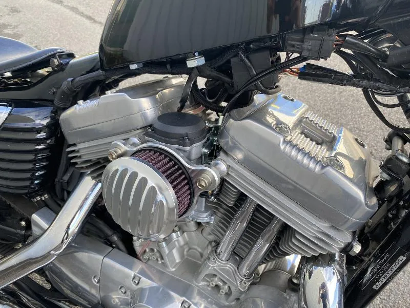 SPORTSTER 883