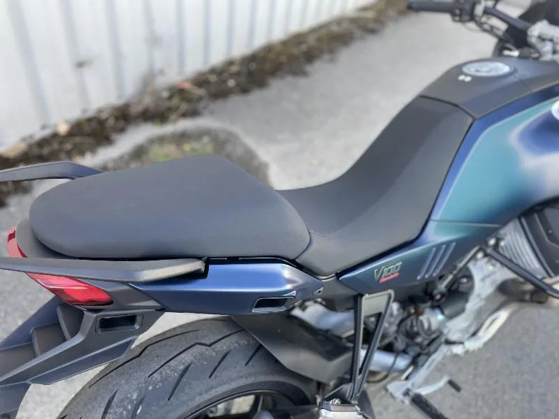V100  MANDELLO