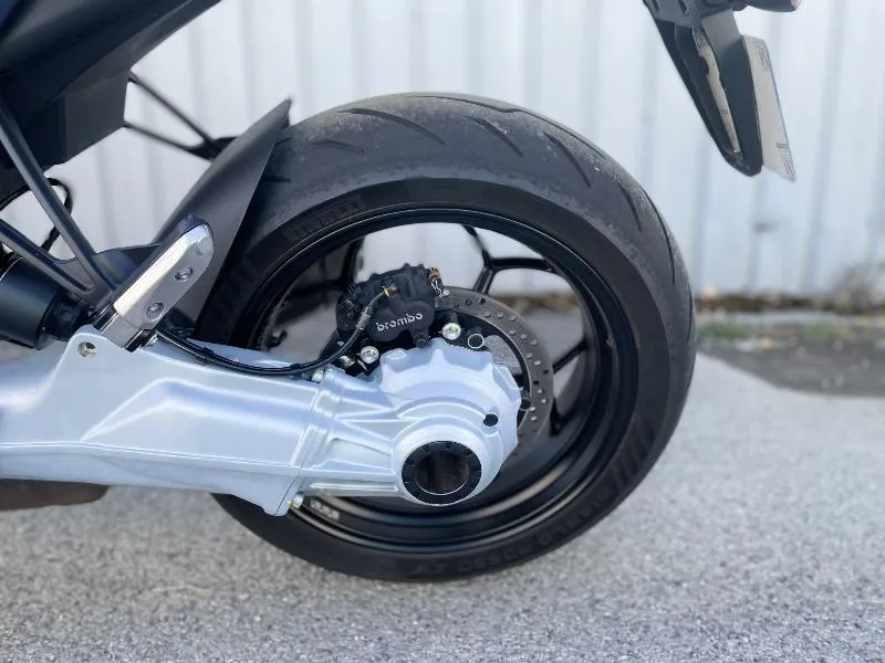 V100  MANDELLO