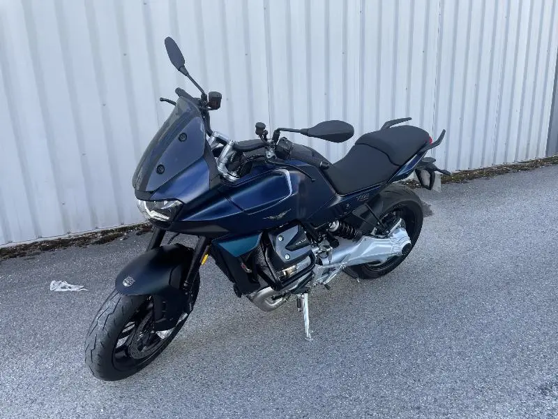 V100  MANDELLO