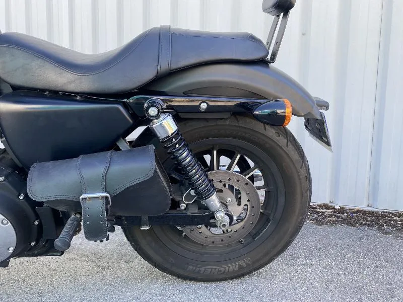 SPORTSTER IRON 883