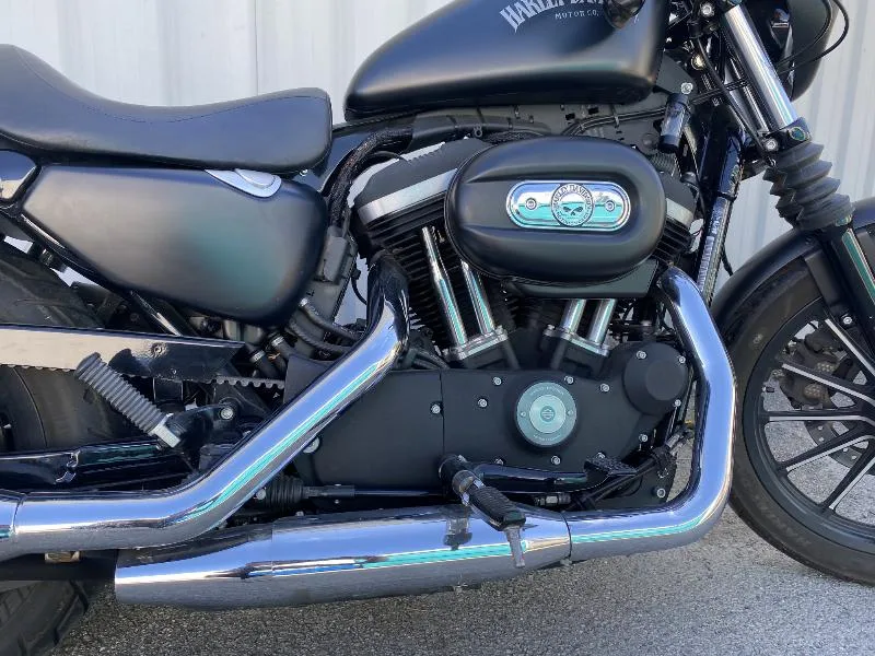 SPORTSTER IRON 883
