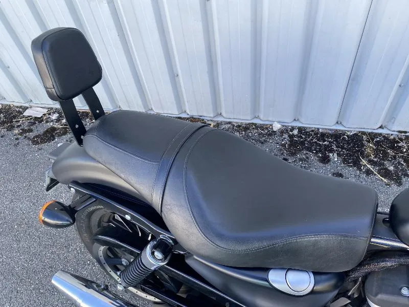 SPORTSTER IRON 883