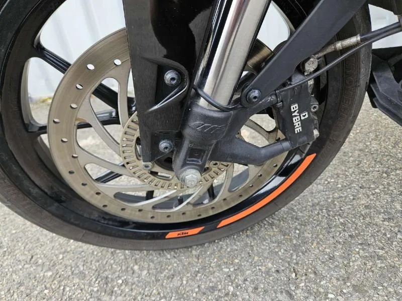 125 DUKE ABS